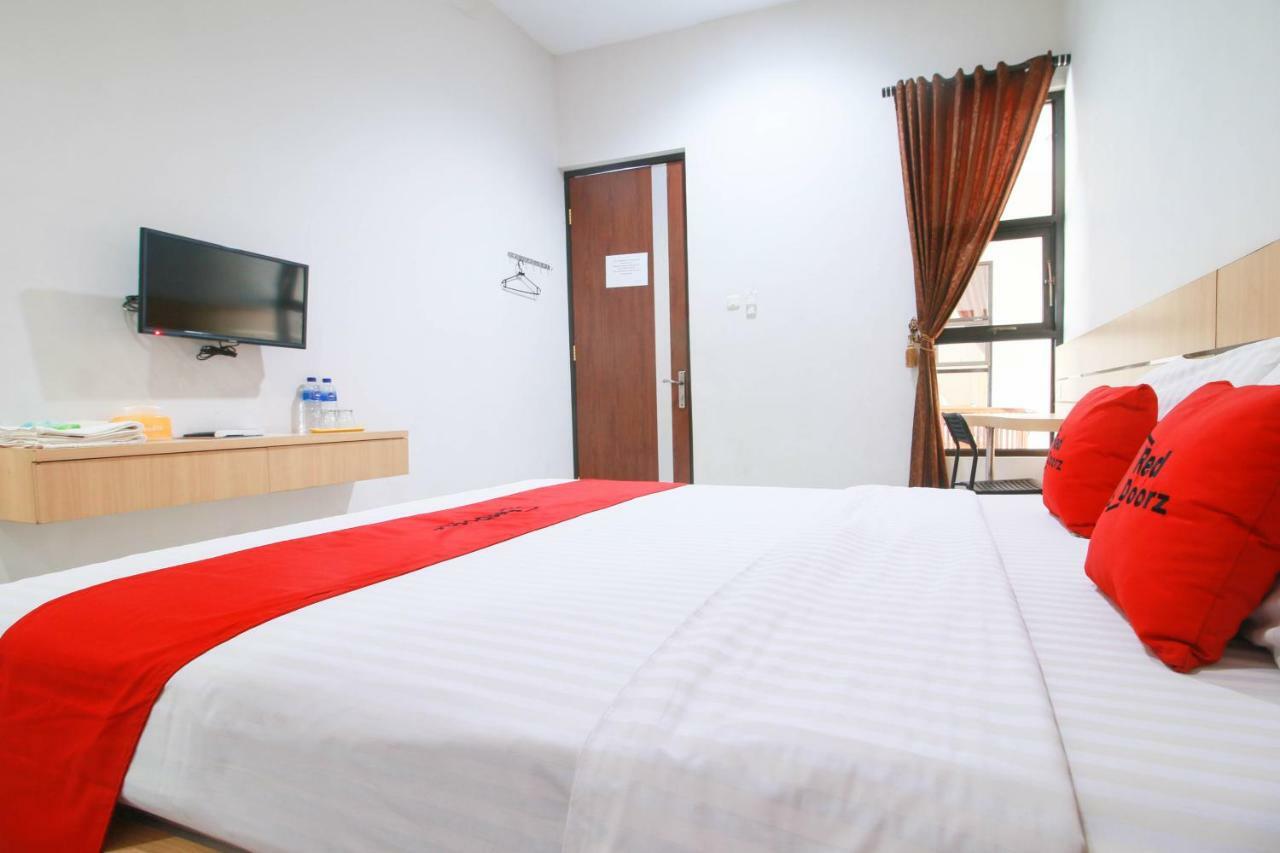 RedDoorz Syariah near Universitas Jenderal Soedirman Purwokerto Exterior foto