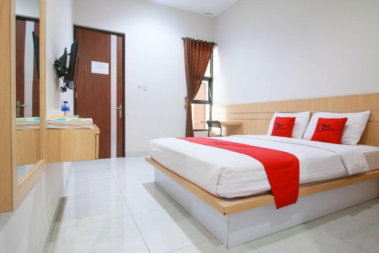 RedDoorz Syariah near Universitas Jenderal Soedirman Purwokerto Exterior foto